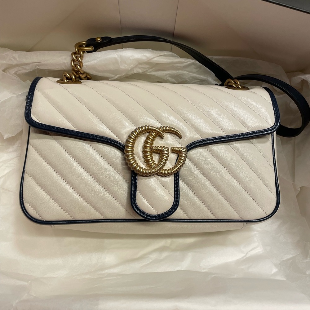 Gucci Marmont Shoulder Bag (8.5 inches long)